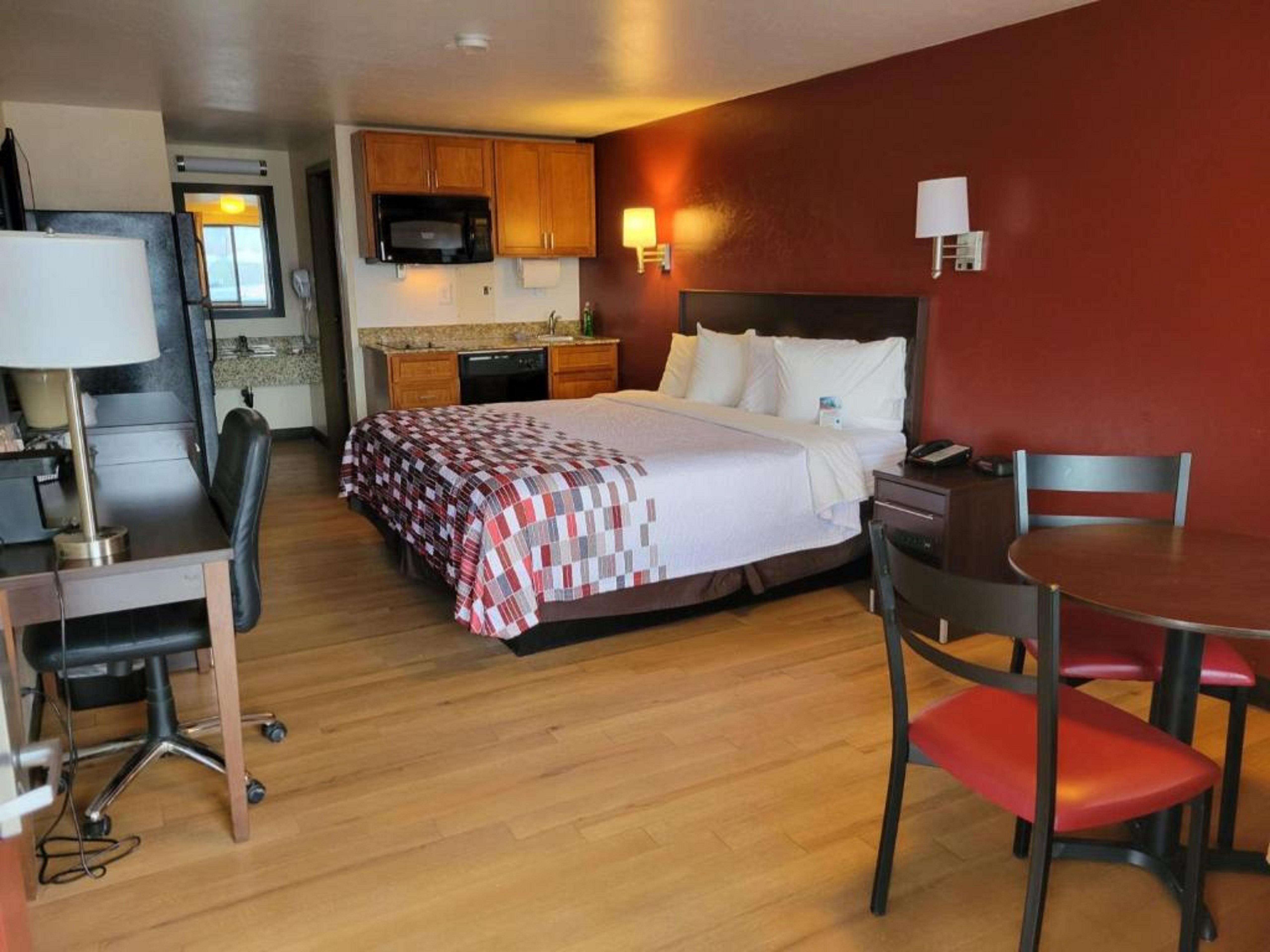 Red Roof Motel 2*