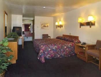 Red Roof Motel