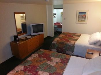 Red Roof Motel